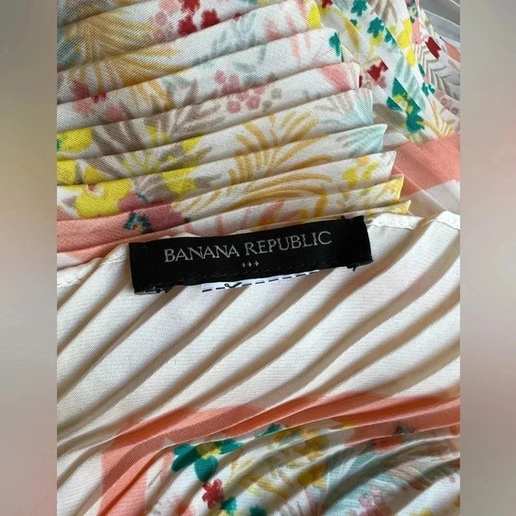 Banana Republic CRINKLE PRINT WRAP - Picture 4 of 5